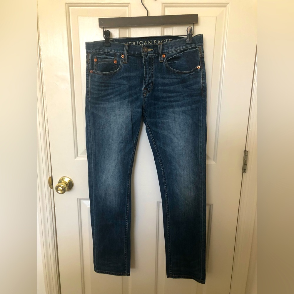 American eagle mens Dark wash jean.